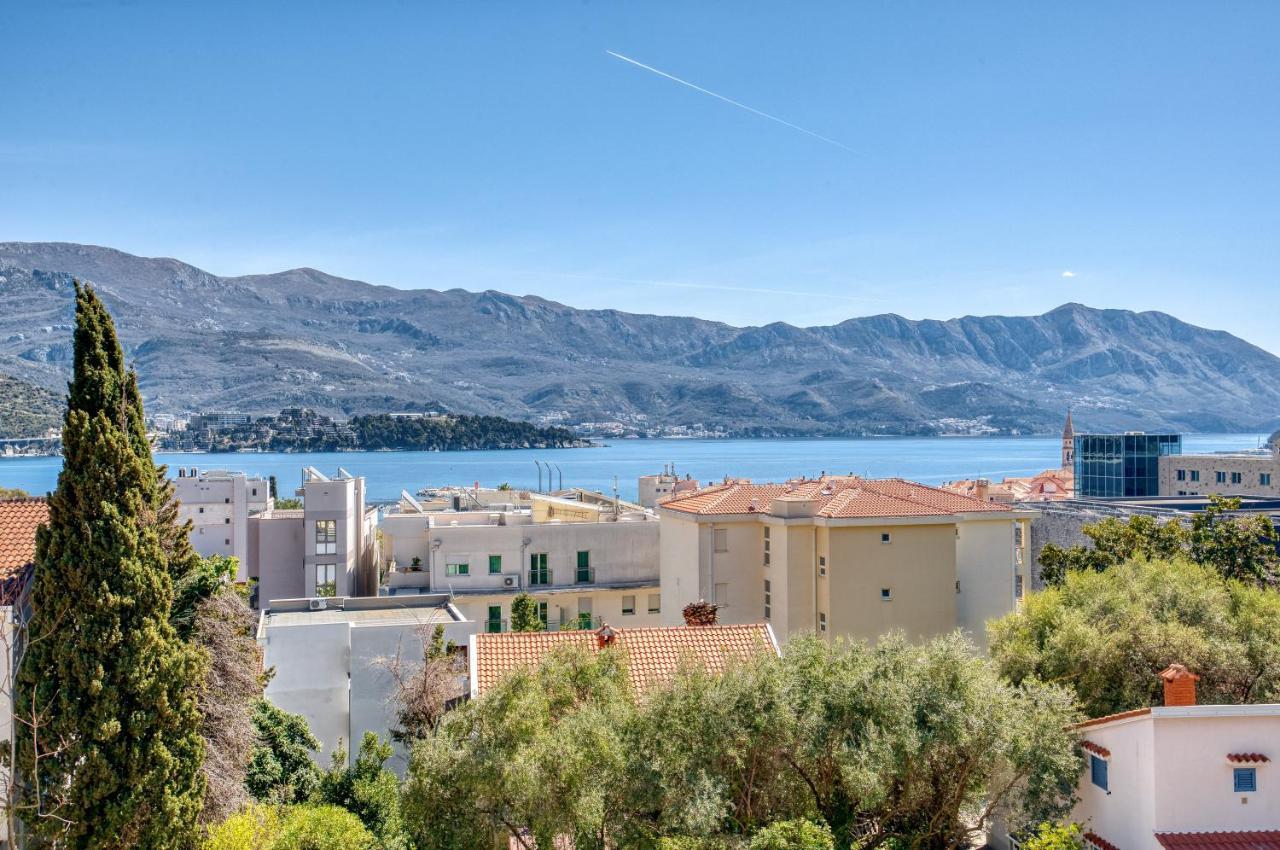 Appartement With A View Budva